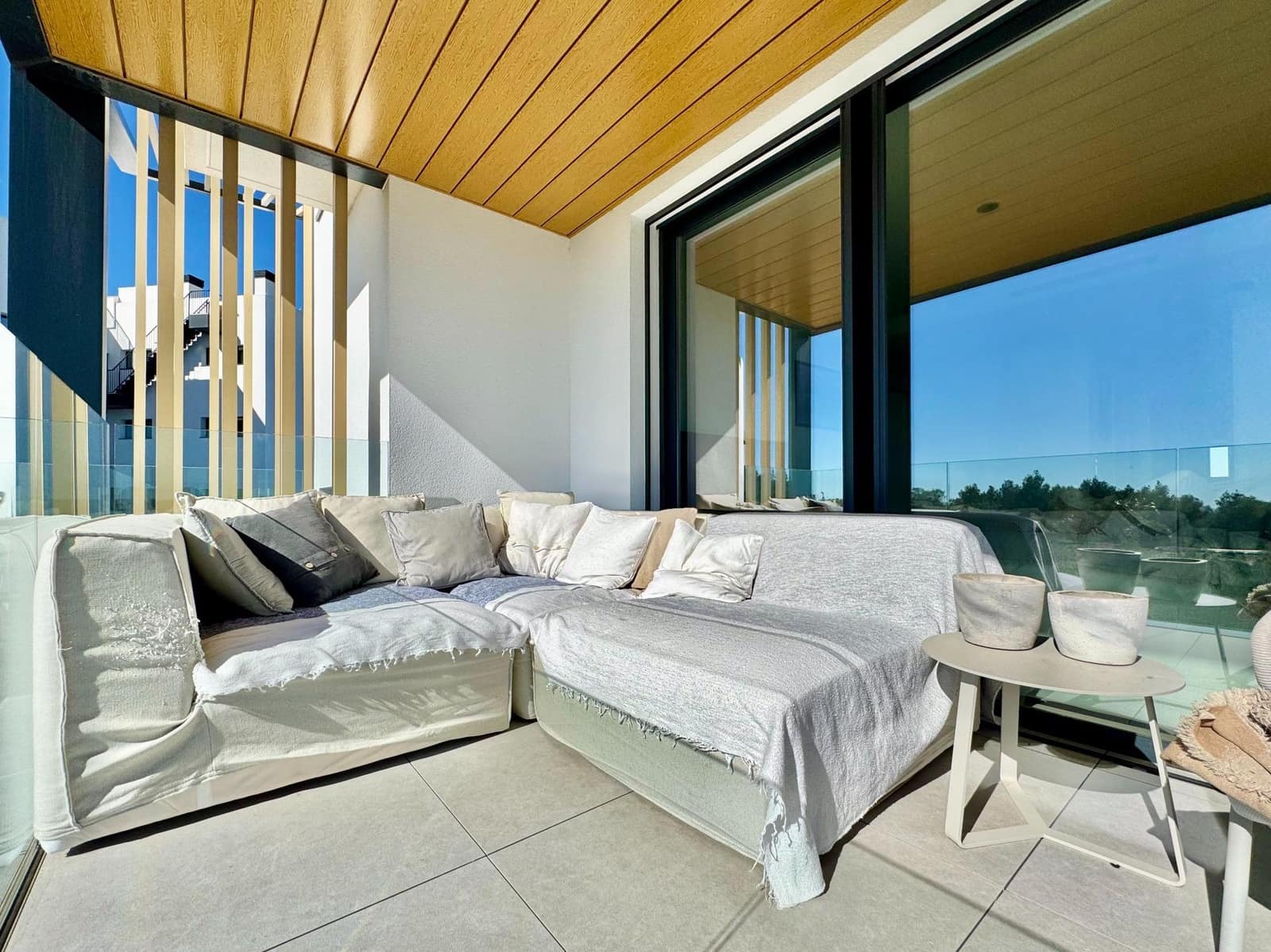 2 quarto Apartamento para venda em Las Colinas Golf com piscina garagem - 425 000 € (Ref: 9762181)