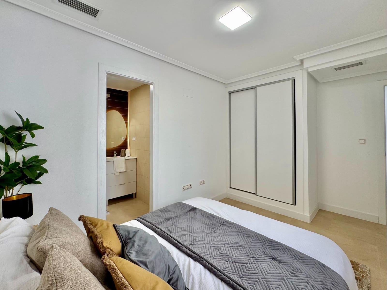 3 soverom Leilighet til salgs i Torrevieja med garasje - € 220 000 (Ref: 9762184)