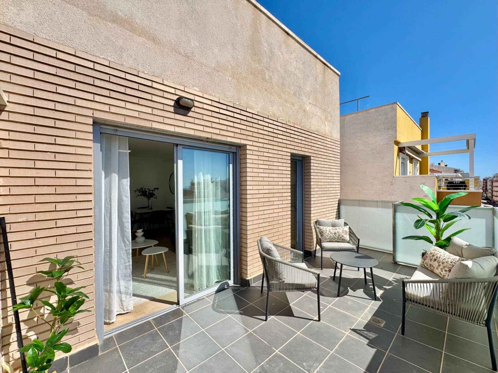 3 soverom Leilighet til salgs i Torrevieja med garasje - € 220 000 (Ref: 9762184)