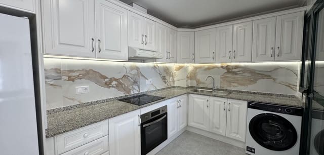 2 slaapkamer Appartement te koop in Las Filipinas - € 249.000 (Ref: 9762221)