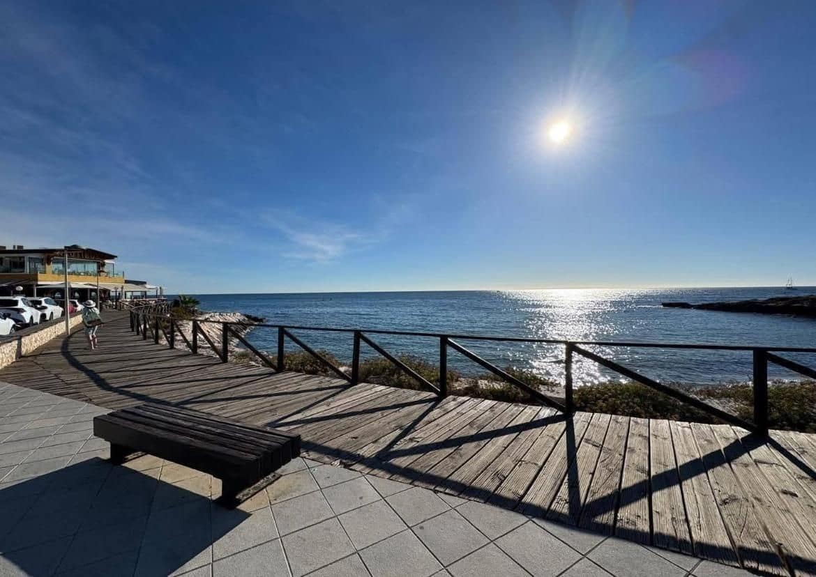 3 makuuhuone Huoneisto myytävänä paikassa Punta Prima mukana uima-altaan - 339 700 € (Ref: 9762225)