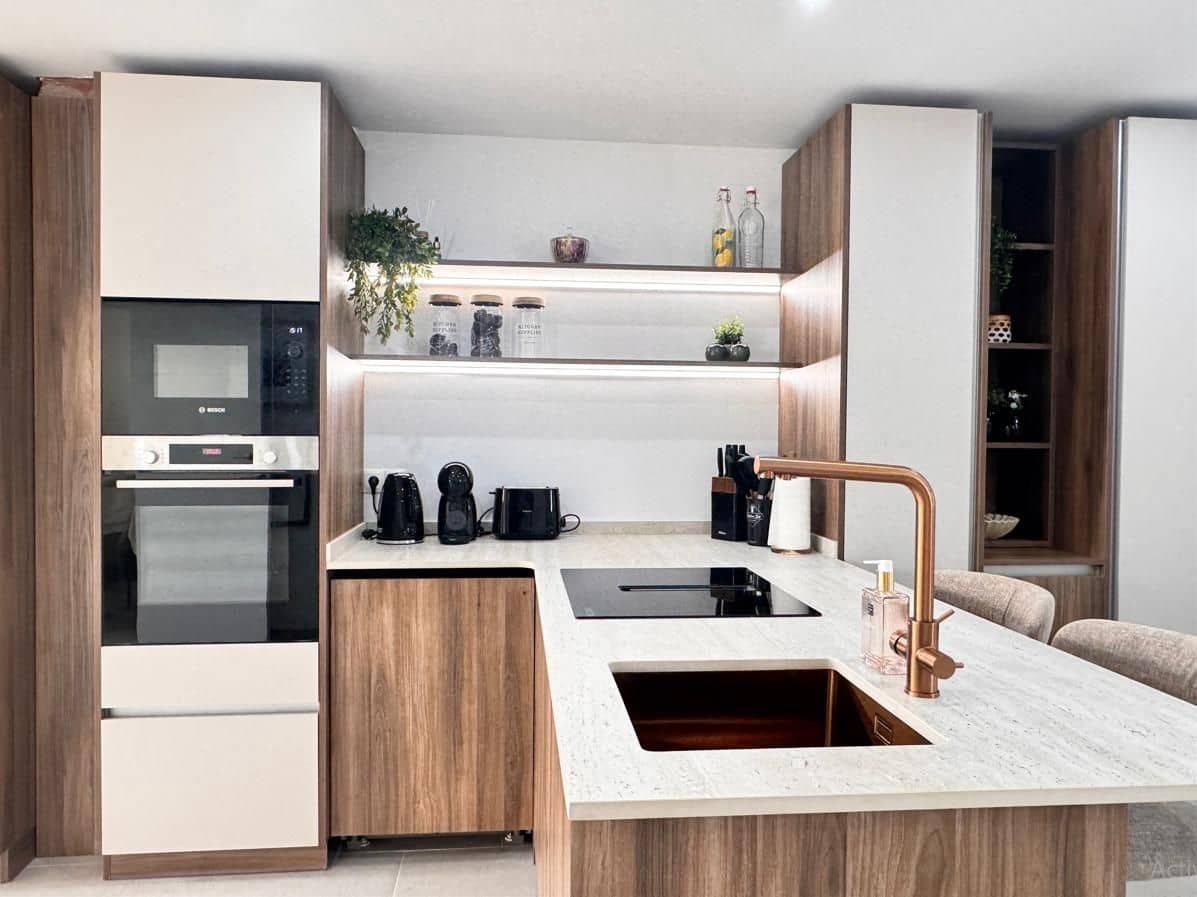 2 slaapkamer Appartement te koop in Torrevieja - € 279.000 (Ref: 9765172)