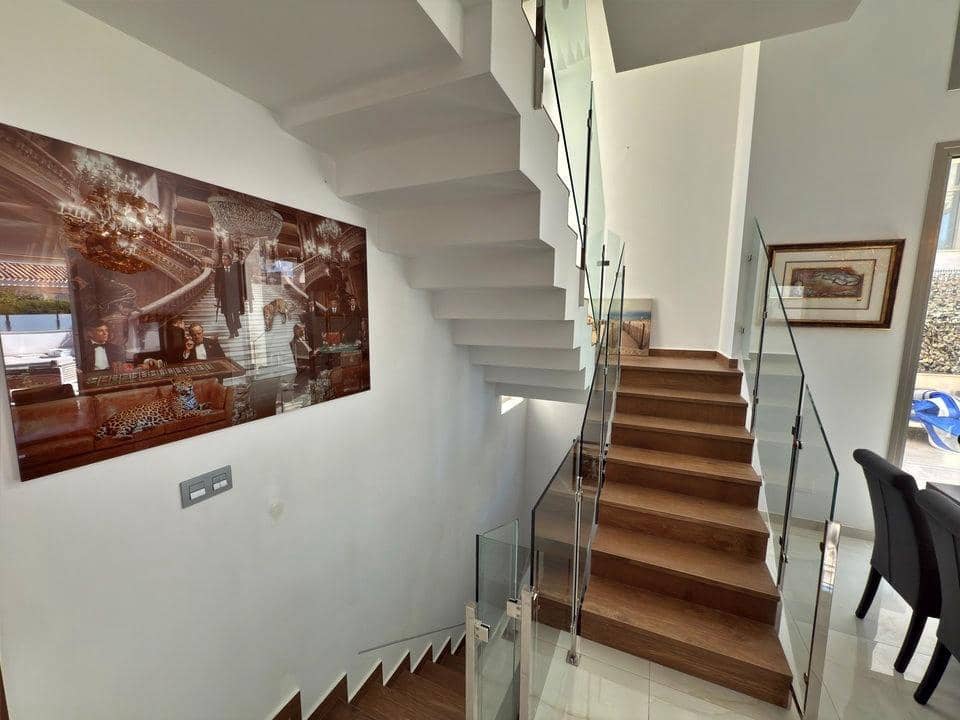 5 makuuhuone Huvila myytävänä paikassa Villamartin mukana 
autotalli - 859 900 € (Ref: 9770835)