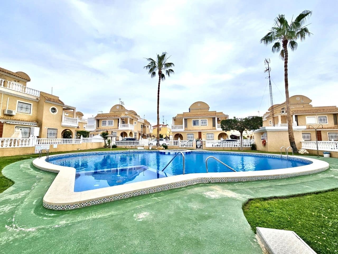 3 soverom Hus til salgs i Cabo Roig - € 220 000 (Ref: 9770847)