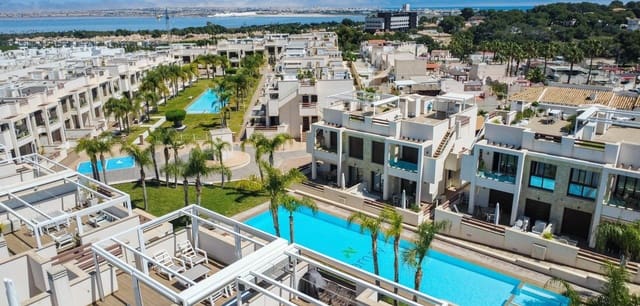 Apartamento de 2 habitaciones en Los Balcones en venta con piscina garaje - 312.500 € (Ref: 9787064)