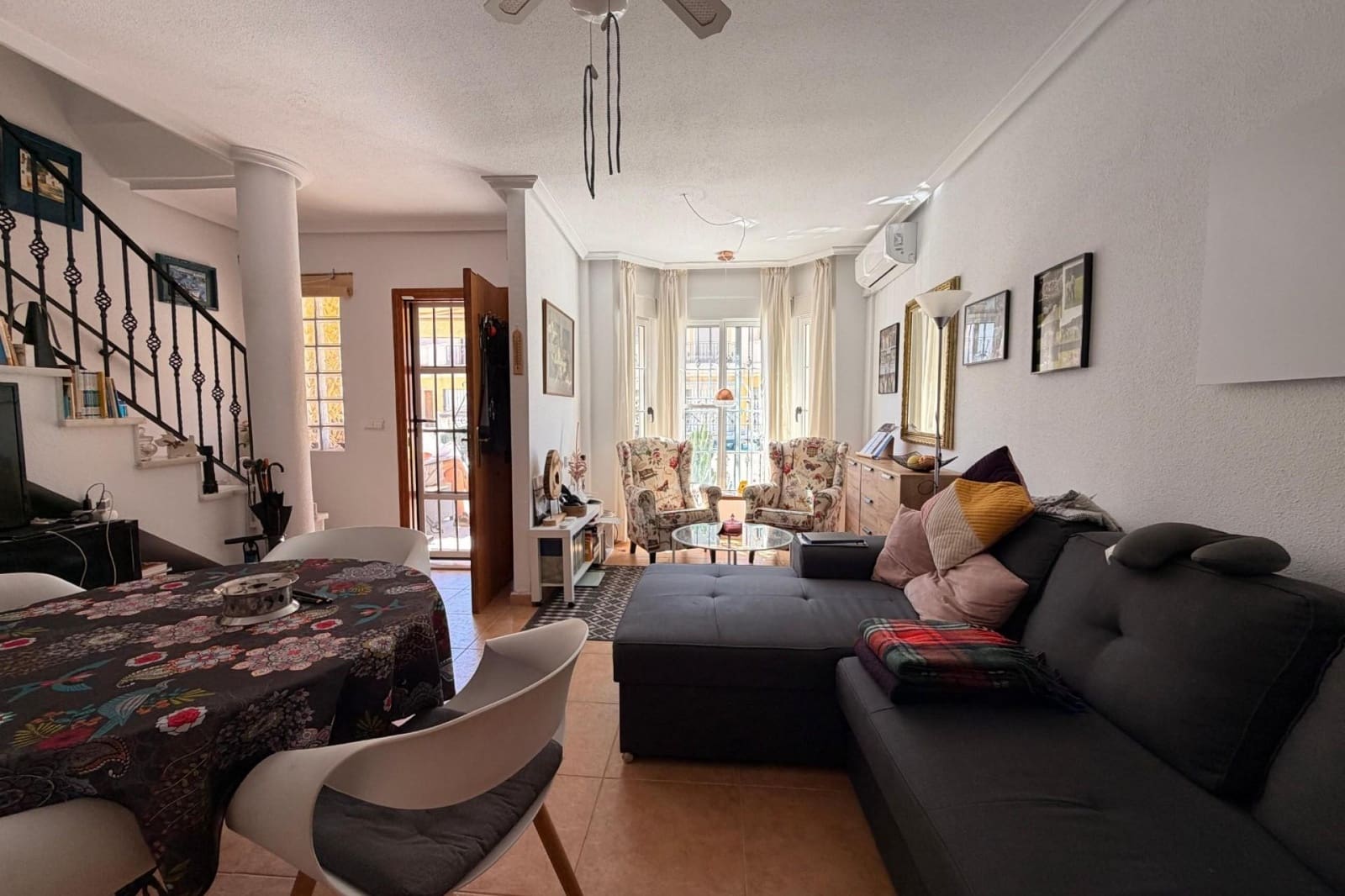 3 quarto Moradia em Banda para venda em Guardamar del Segura com piscina - 195 000 € (Ref: 9787067)