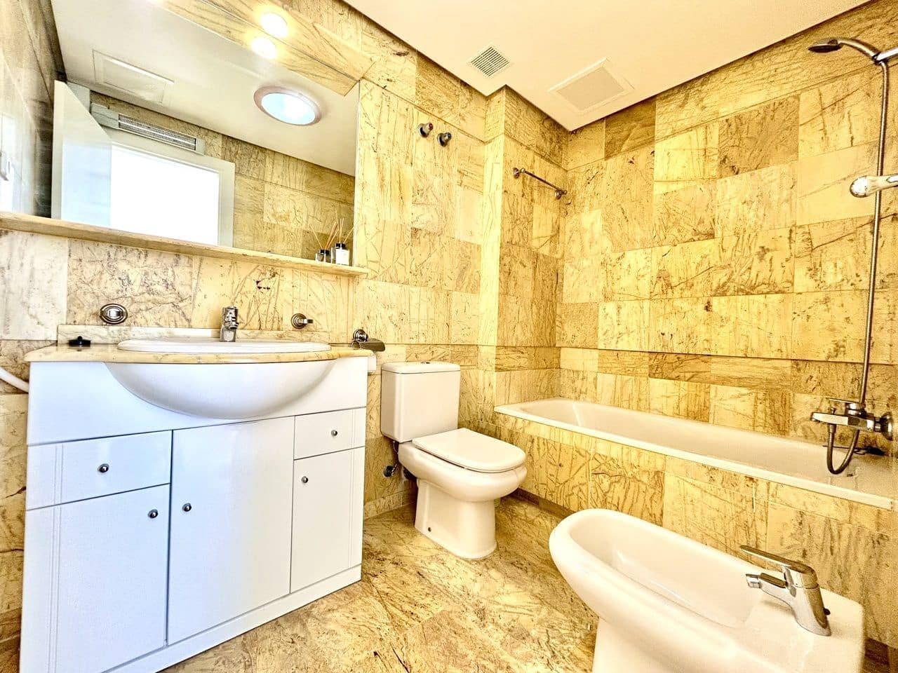 3 soverom Villa til salgs i Cabo Roig med garasje - € 449 995 (Ref: 9787470)