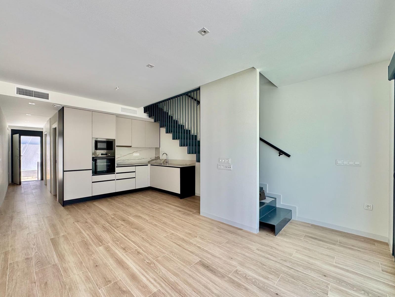 3 makuuhuone Huvila myytävänä paikassa Orihuela Costa mukana uima-altaan - 400 000 € (Ref: 9788579)