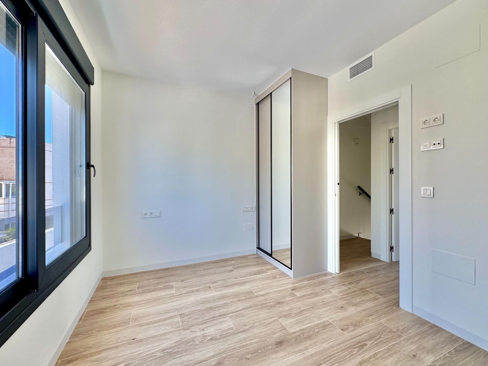 3 makuuhuone Huvila myytävänä paikassa Orihuela Costa mukana uima-altaan - 400 000 € (Ref: 9788579)