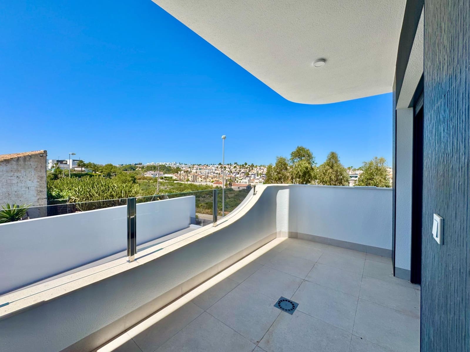 3 makuuhuone Huvila myytävänä paikassa Orihuela Costa mukana uima-altaan - 400 000 € (Ref: 9788579)