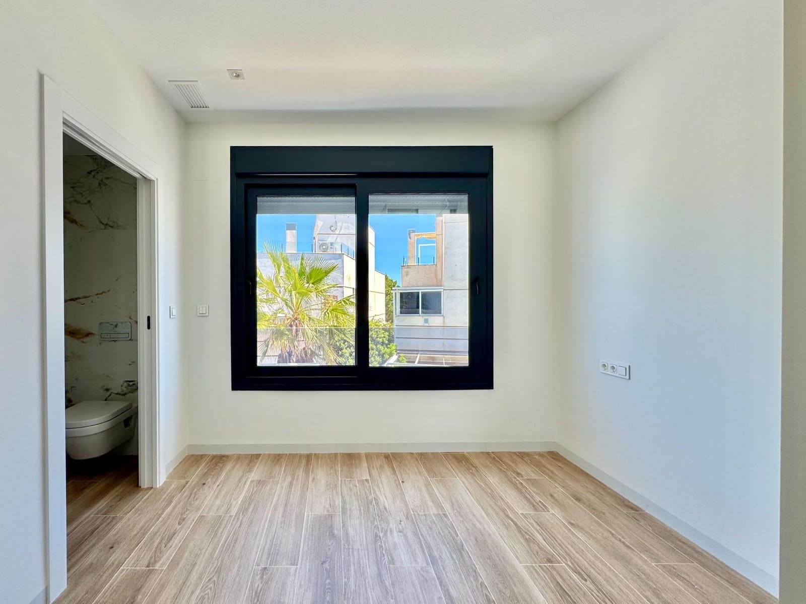 3 makuuhuone Huvila myytävänä paikassa Orihuela Costa mukana uima-altaan - 400 000 € (Ref: 9788579)