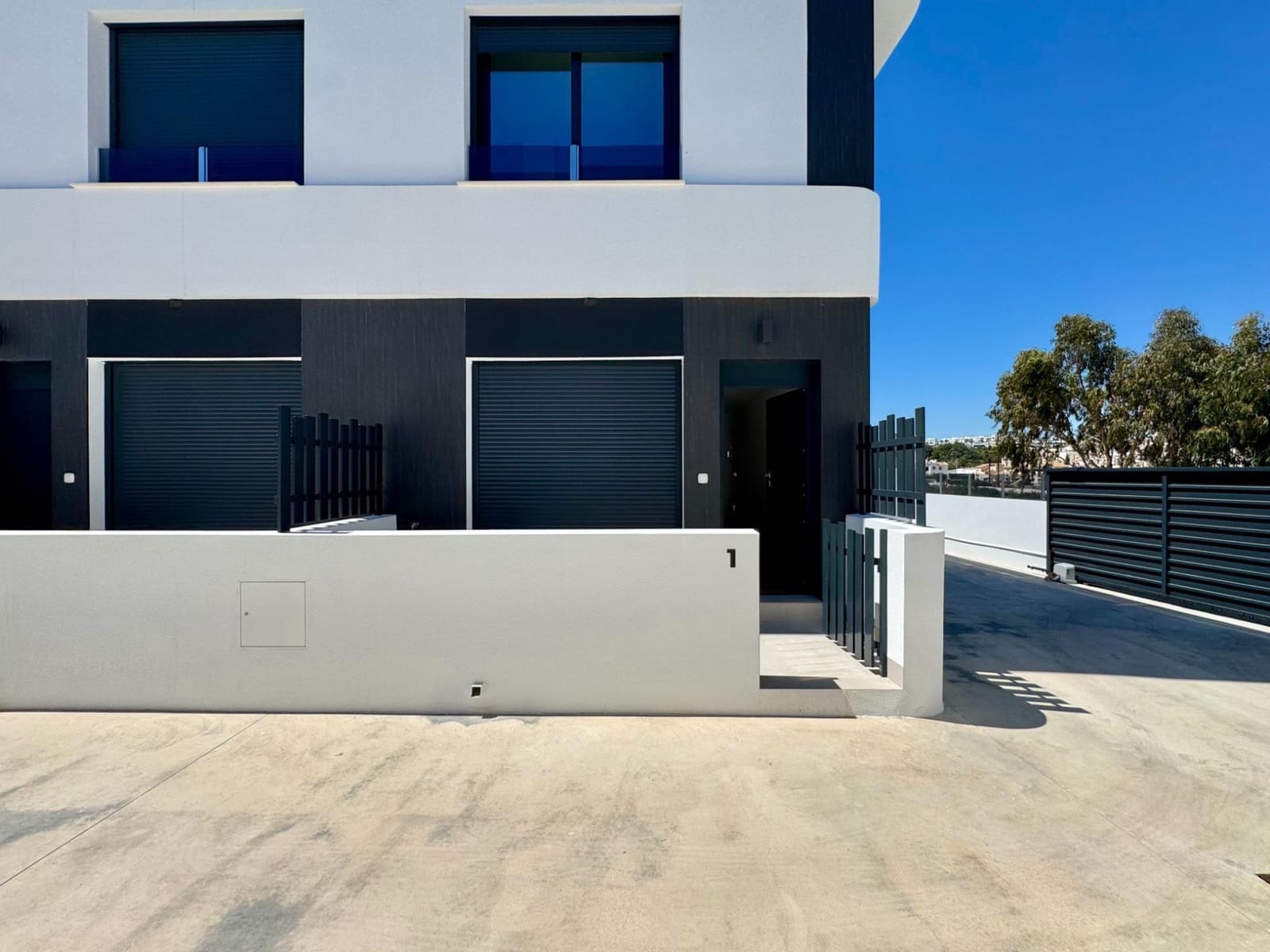 3 makuuhuone Huvila myytävänä paikassa Orihuela Costa mukana uima-altaan - 400 000 € (Ref: 9788579)