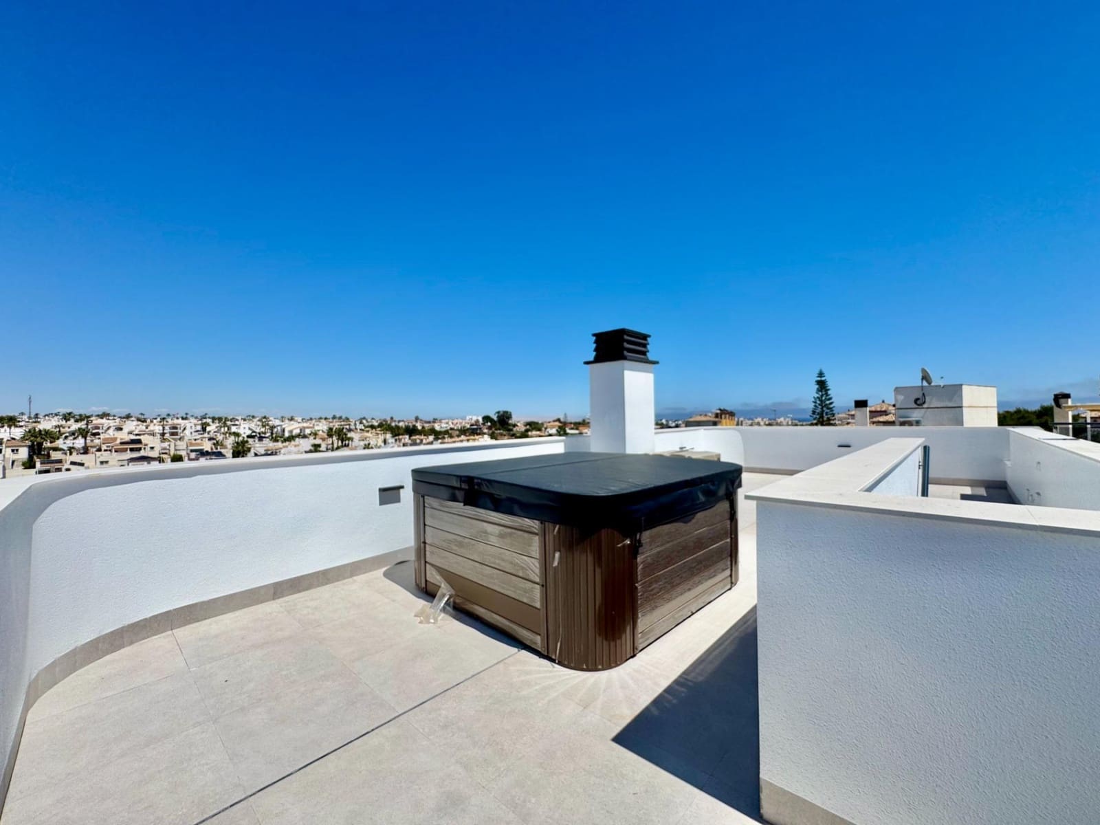 3 makuuhuone Huvila myytävänä paikassa Orihuela Costa mukana uima-altaan - 400 000 € (Ref: 9788579)