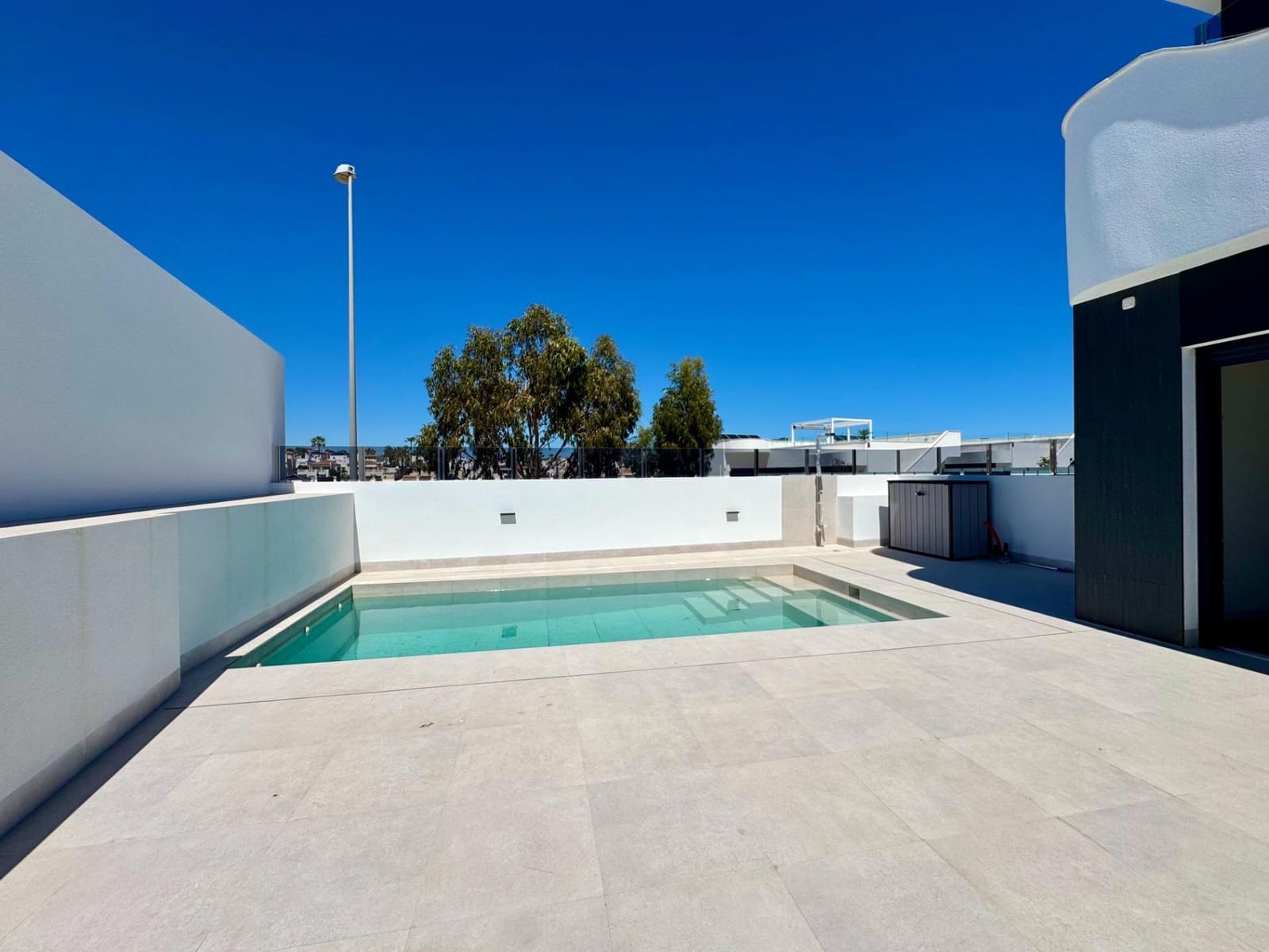 3 makuuhuone Huvila myytävänä paikassa Orihuela Costa mukana uima-altaan - 400 000 € (Ref: 9788579)