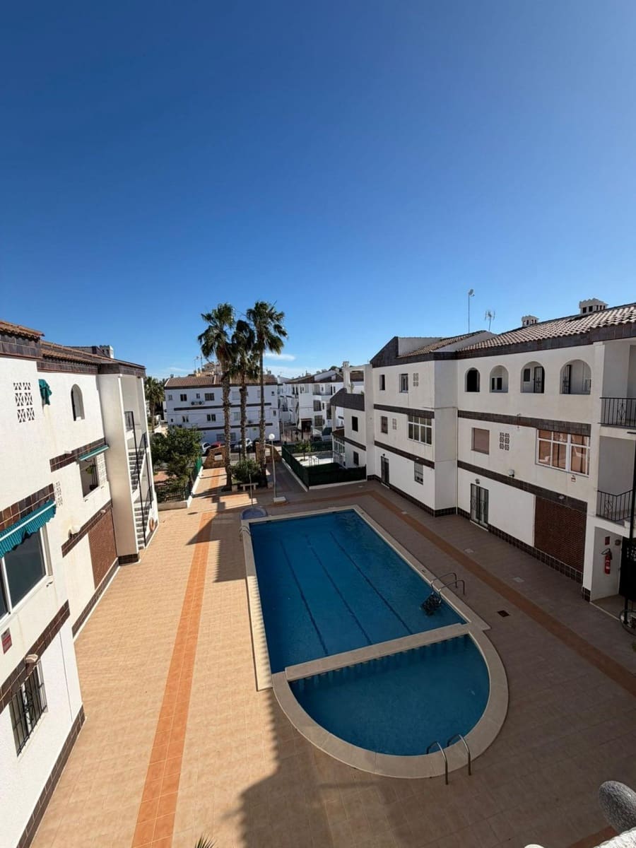 2 quarto Apartamento para venda em Torrevieja com piscina - 179 000 € (Ref: 9788605)