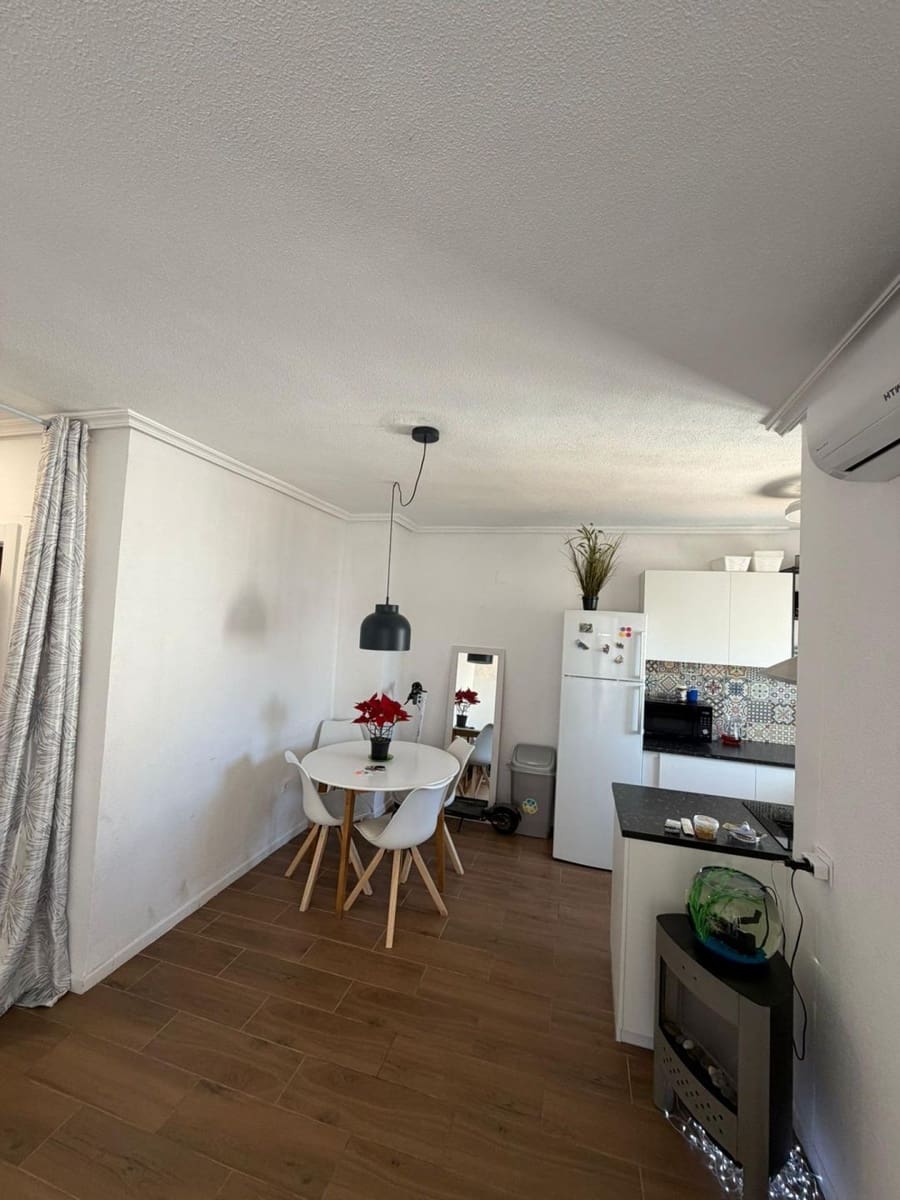 2 quarto Apartamento para venda em Torrevieja com piscina - 179 000 € (Ref: 9788605)