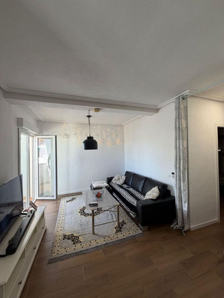 2 quarto Apartamento para venda em Torrevieja com piscina - 179 000 € (Ref: 9788605)