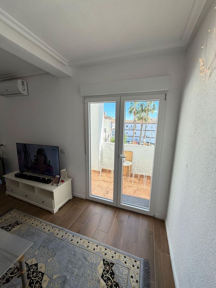 2 quarto Apartamento para venda em Torrevieja com piscina - 179 000 € (Ref: 9788605)