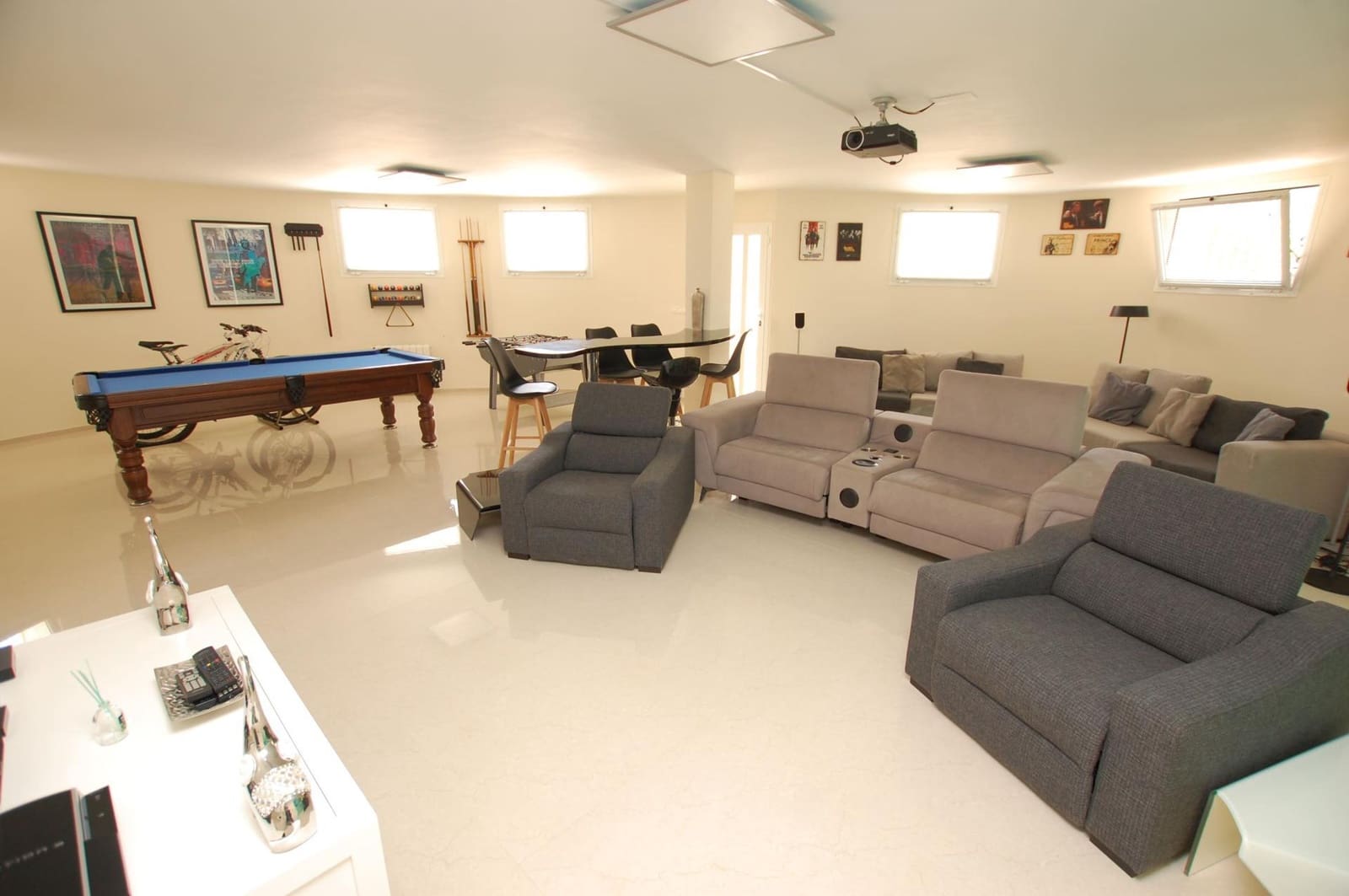 5 bedroom Villa for sale in Rojales - € 850,000 (Ref: 9791278)