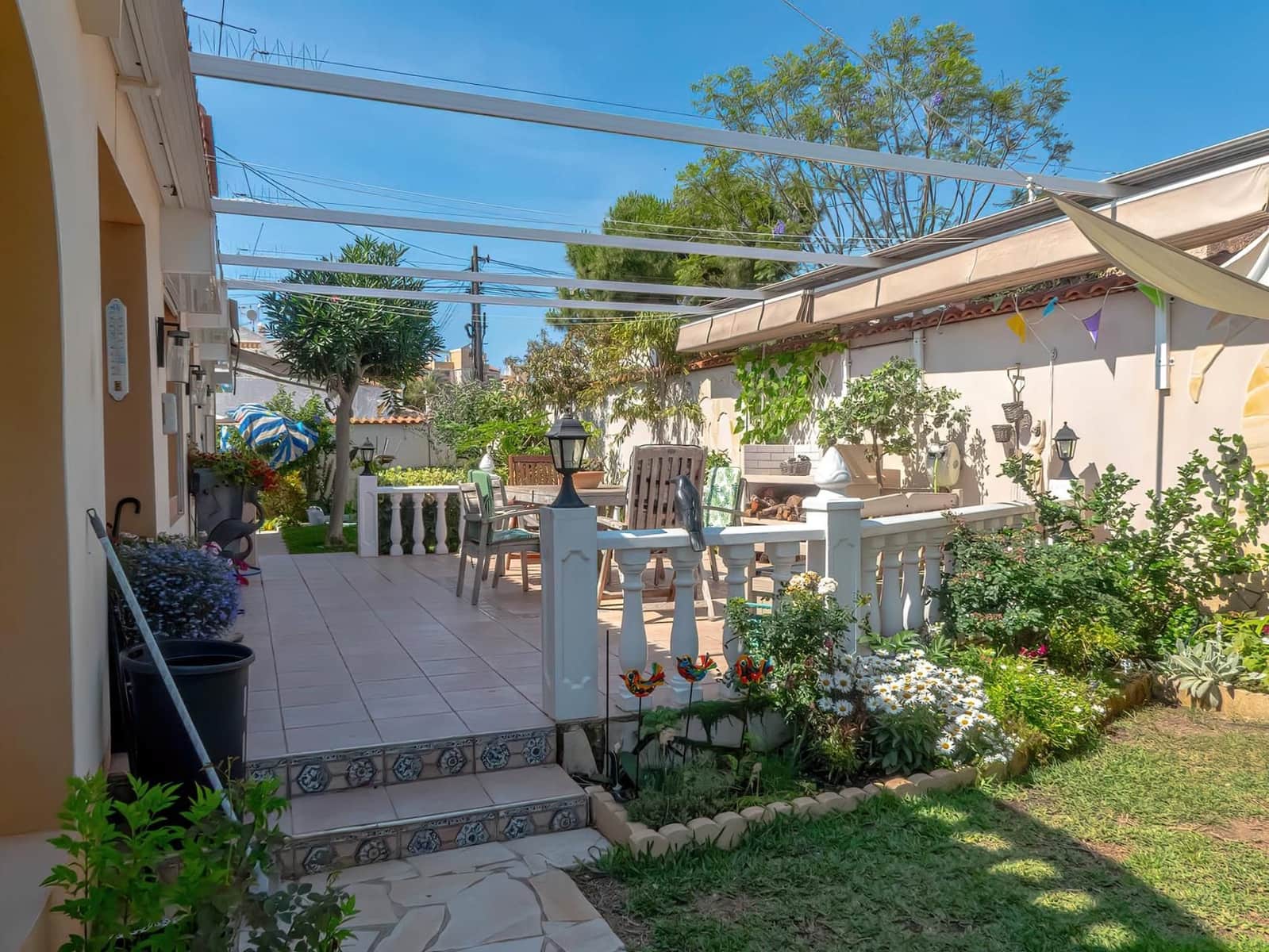 3 sypialnia Willa na sprzedaż w Torrevieja z garażem - 675 000 € (Ref: 9791279)