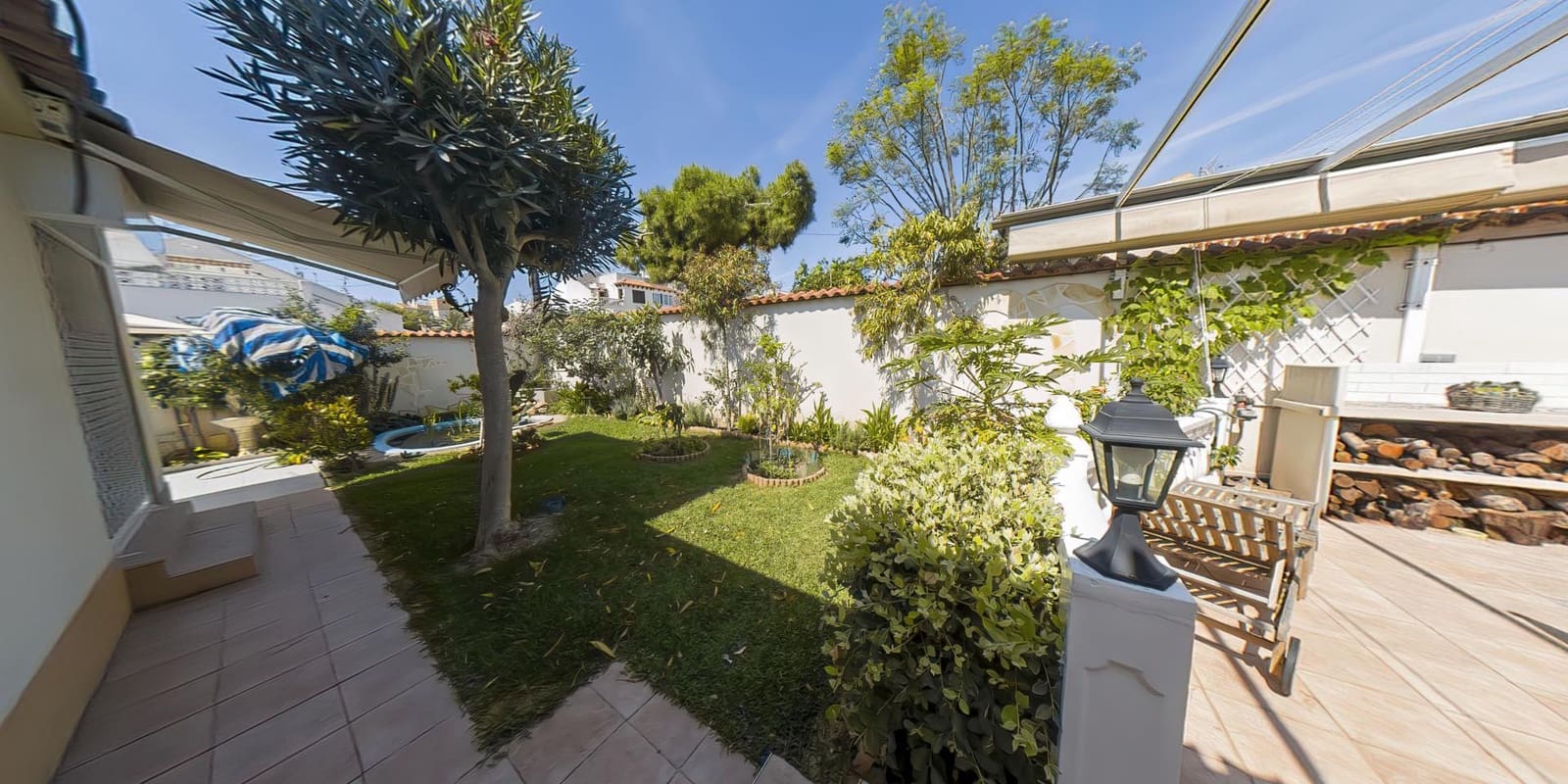 3 sypialnia Willa na sprzedaż w Torrevieja z garażem - 675 000 € (Ref: 9791279)
