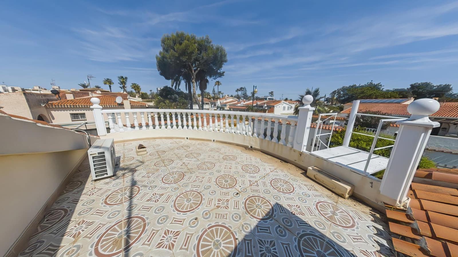 3 sypialnia Willa na sprzedaż w Torrevieja z garażem - 675 000 € (Ref: 9791279)