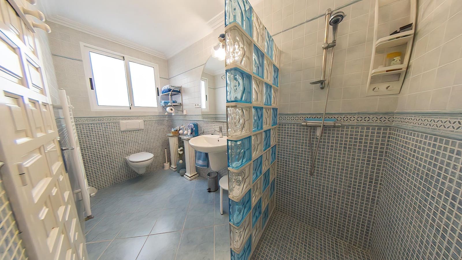 3 sypialnia Willa na sprzedaż w Torrevieja z garażem - 675 000 € (Ref: 9791279)