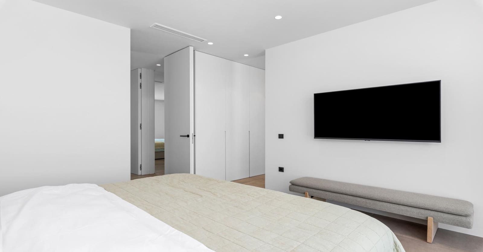 4 quarto Moradia para venda em Las Colinas Golf com garagem - 1 700 000 € (Ref: 9799511)