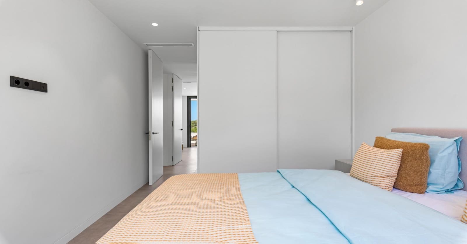 4 quarto Moradia para venda em Las Colinas Golf com garagem - 1 700 000 € (Ref: 9799511)