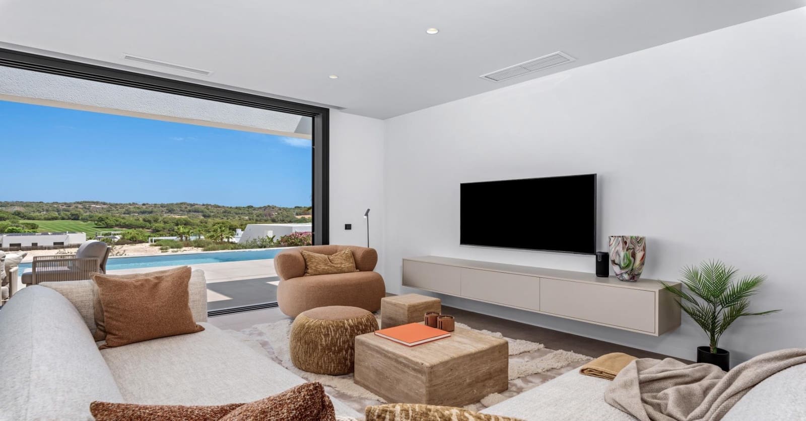 4 quarto Moradia para venda em Las Colinas Golf com garagem - 1 700 000 € (Ref: 9799511)