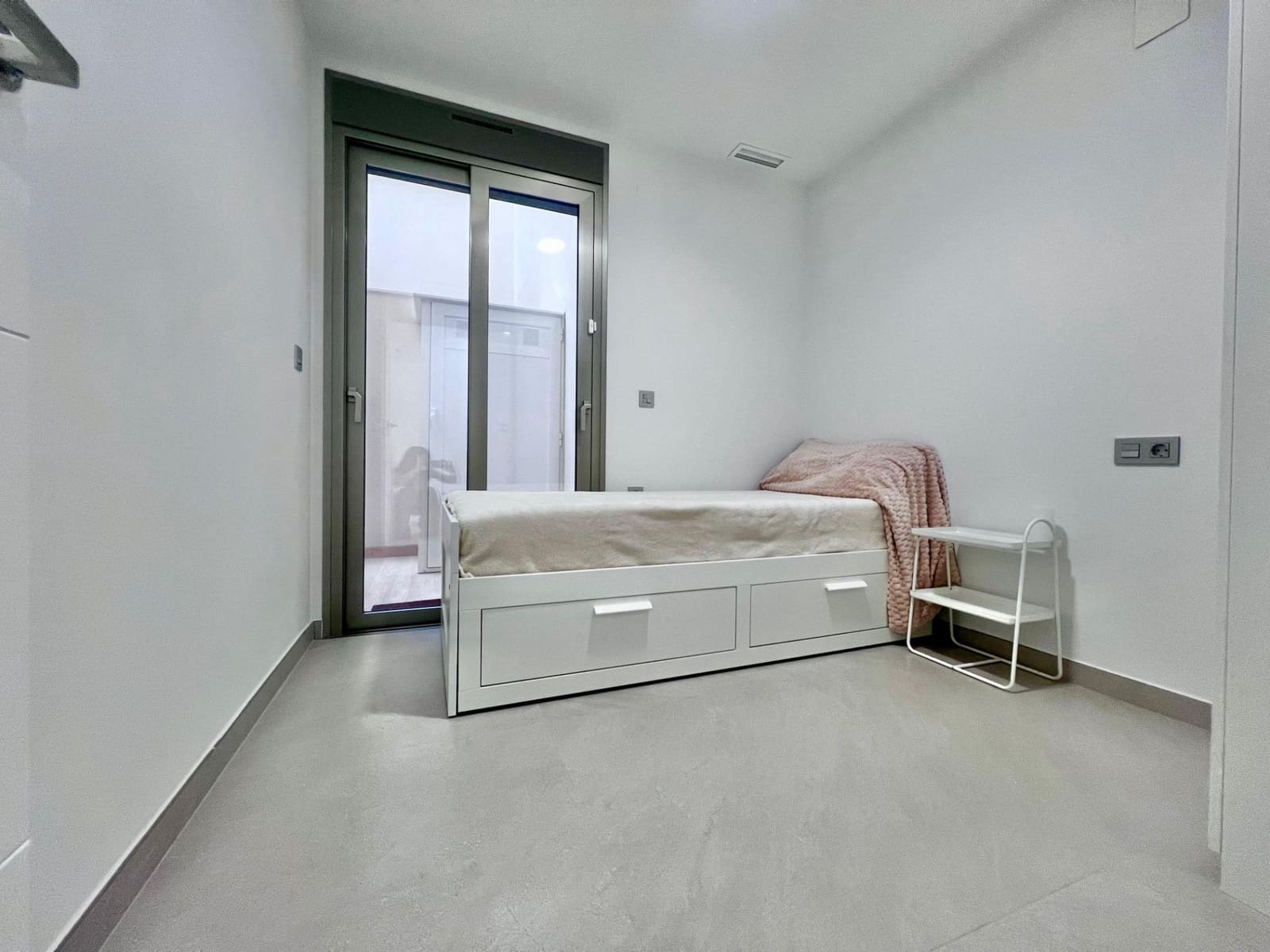 2 slaapkamer Appartement te koop in Torrevieja met zwembad - € 239.000 (Ref: 9799519)