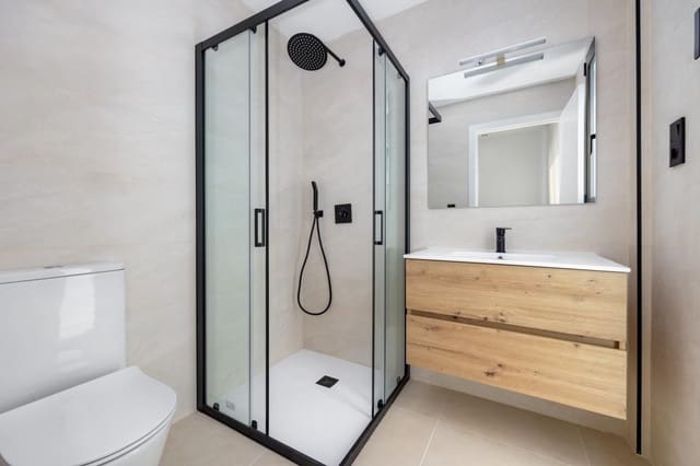 4 slaapkamer Villa te koop in Los Alcázares met zwembad garage - € 695.000 (Ref: 9799528)