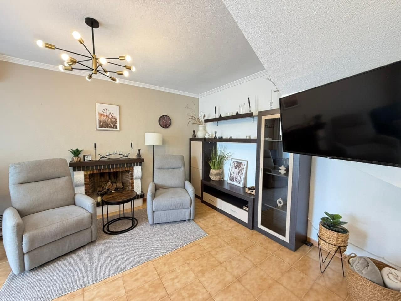 3 makuuhuone Omakotitalo myytävänä paikassa Torrevieja mukana uima-altaan - 249 900 € (Ref: 9799645)