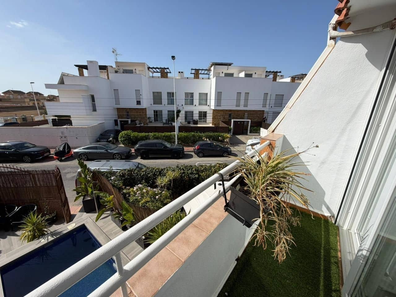 3 makuuhuone Omakotitalo myytävänä paikassa Torrevieja mukana uima-altaan - 249 900 € (Ref: 9799645)