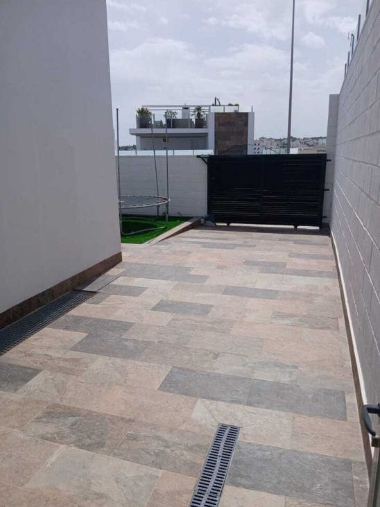 5 soverom Villa til salgs i Filipinas med svømmebasseng - € 699 000 (Ref: 9801343)