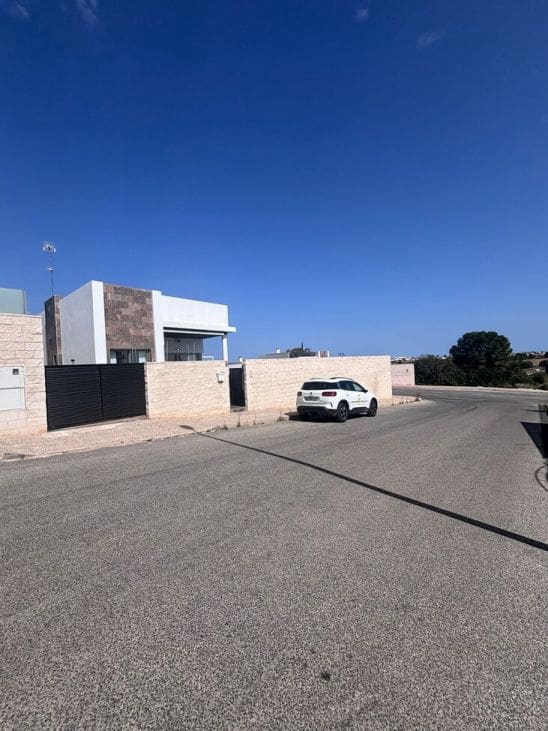 5 soverom Villa til salgs i Filipinas med svømmebasseng - € 699 000 (Ref: 9801343)