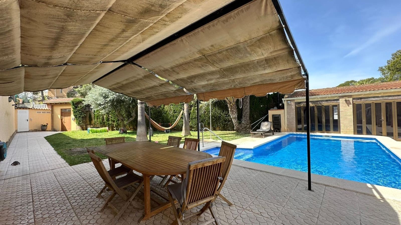 4 soverom Villa til salgs i La Siesta med svømmebasseng - € 490 000 (Ref: 9801349)