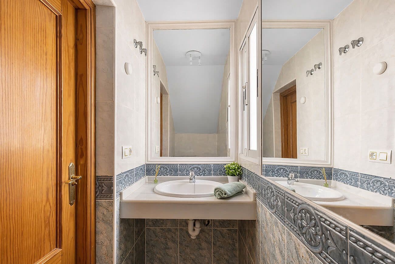 2 makuuhuone Omakotitalo myytävänä paikassa Orihuela Costa mukana uima-altaan - 185 000 € (Ref: 9801353)