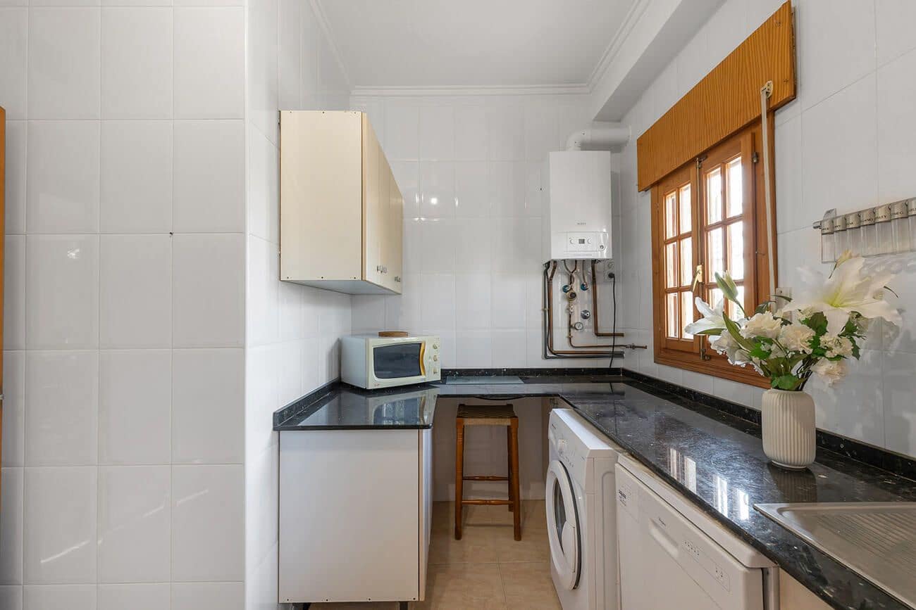 4 bedroom Villa for sale in Almoradi with pool - € 385,000 (Ref: 9804599)