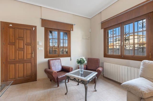 4 bedroom Villa for sale in Almoradí with pool - € 385,000 (Ref: 9804599)