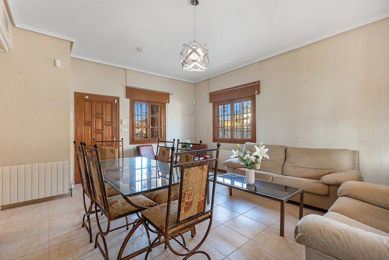 4 bedroom Villa for sale in Almoradi with pool - € 385,000 (Ref: 9804599)