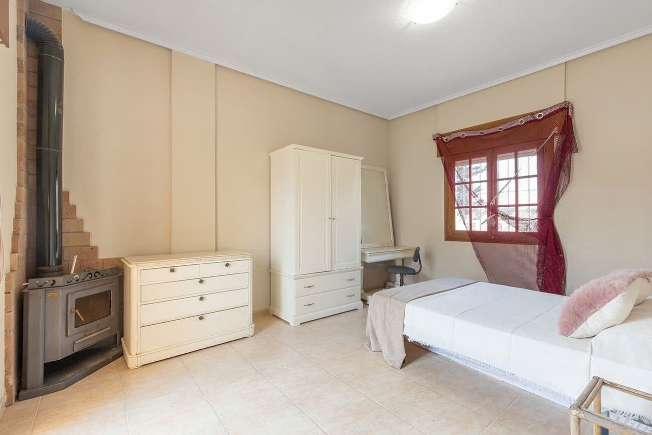 4 bedroom Villa for sale in Almoradi with pool - € 385,000 (Ref: 9804599)