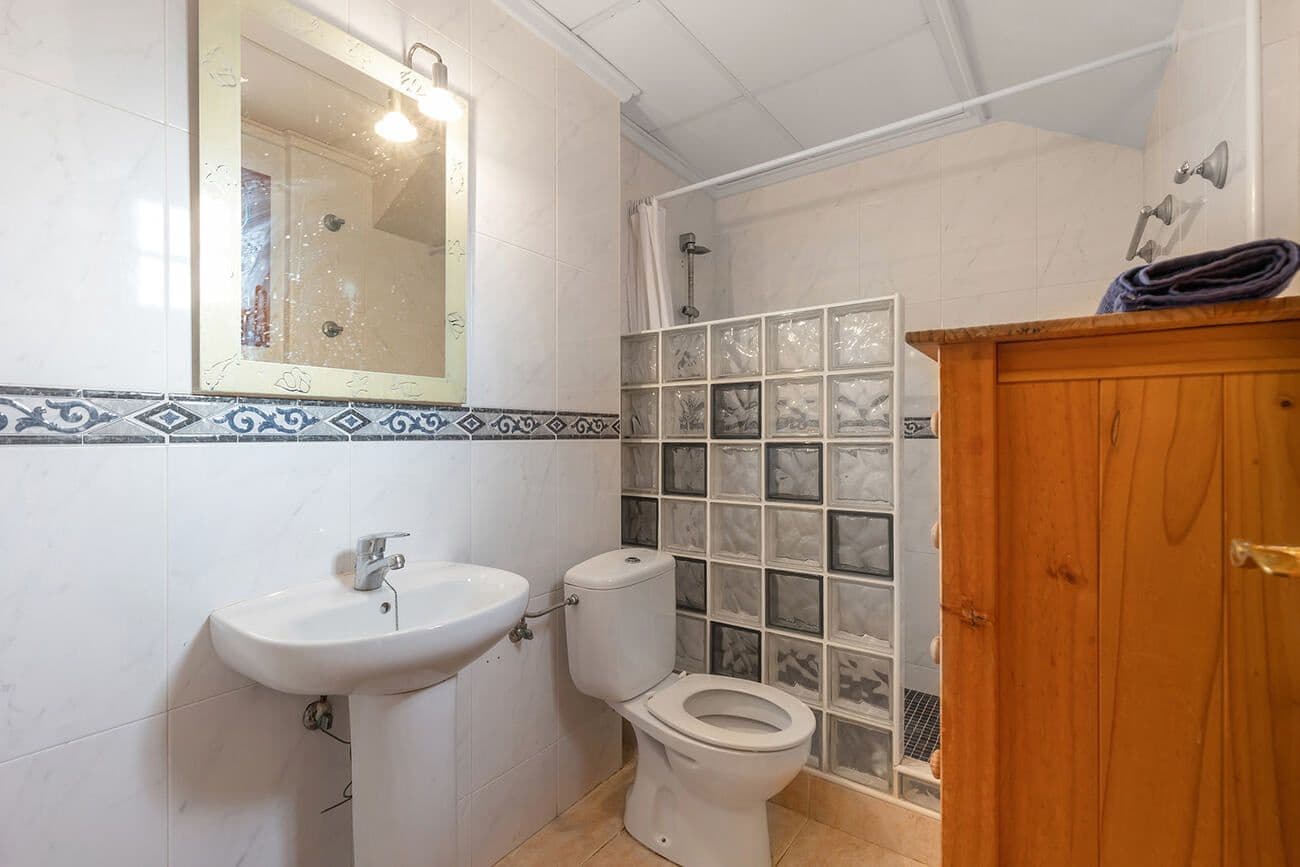 4 bedroom Villa for sale in Almoradi with pool - € 385,000 (Ref: 9804599)