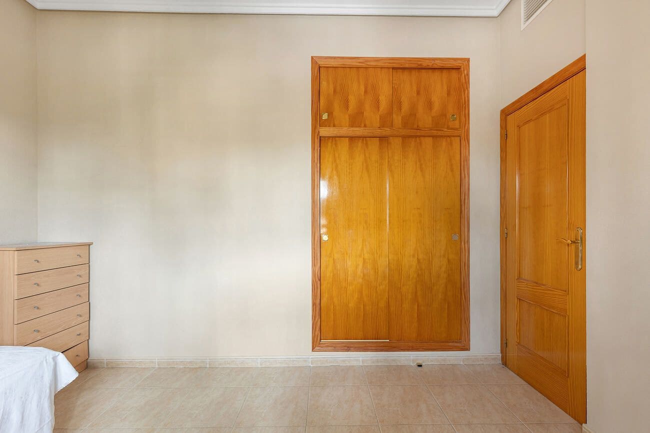 4 bedroom Villa for sale in Almoradi with pool - € 385,000 (Ref: 9804599)