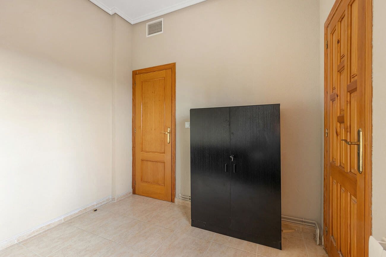 4 bedroom Villa for sale in Almoradi with pool - € 385,000 (Ref: 9804599)