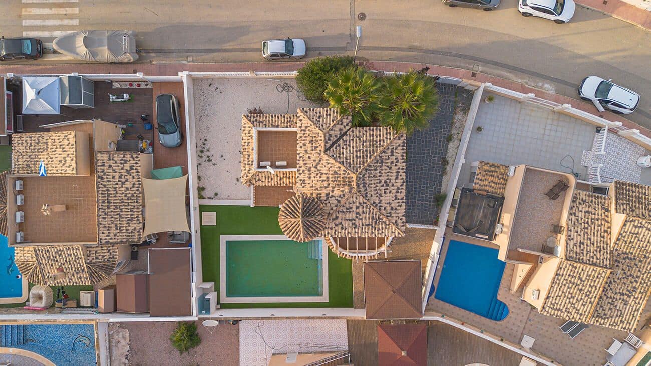 4 bedroom Villa for sale in Almoradi with pool - € 385,000 (Ref: 9804599)