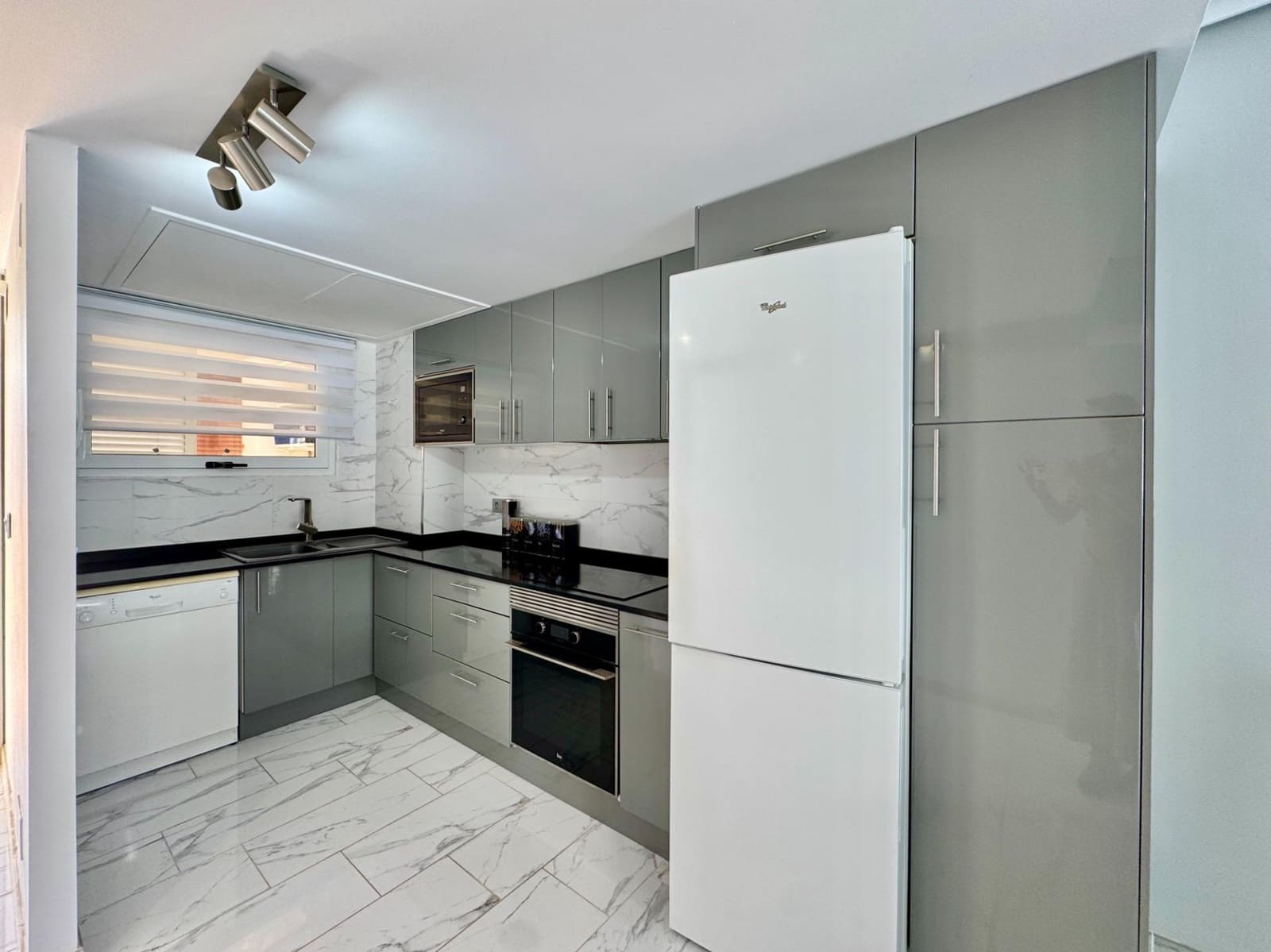 2 soveværelse Lejlighed til salg i Orihuela Costa med swimmingpool - € 229.950 (Ref: 9806670)