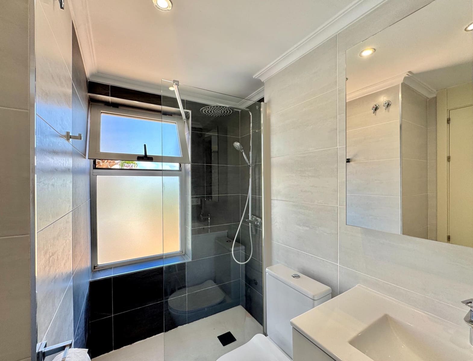 2 soveværelse Lejlighed til salg i Orihuela Costa med swimmingpool - € 229.950 (Ref: 9806670)