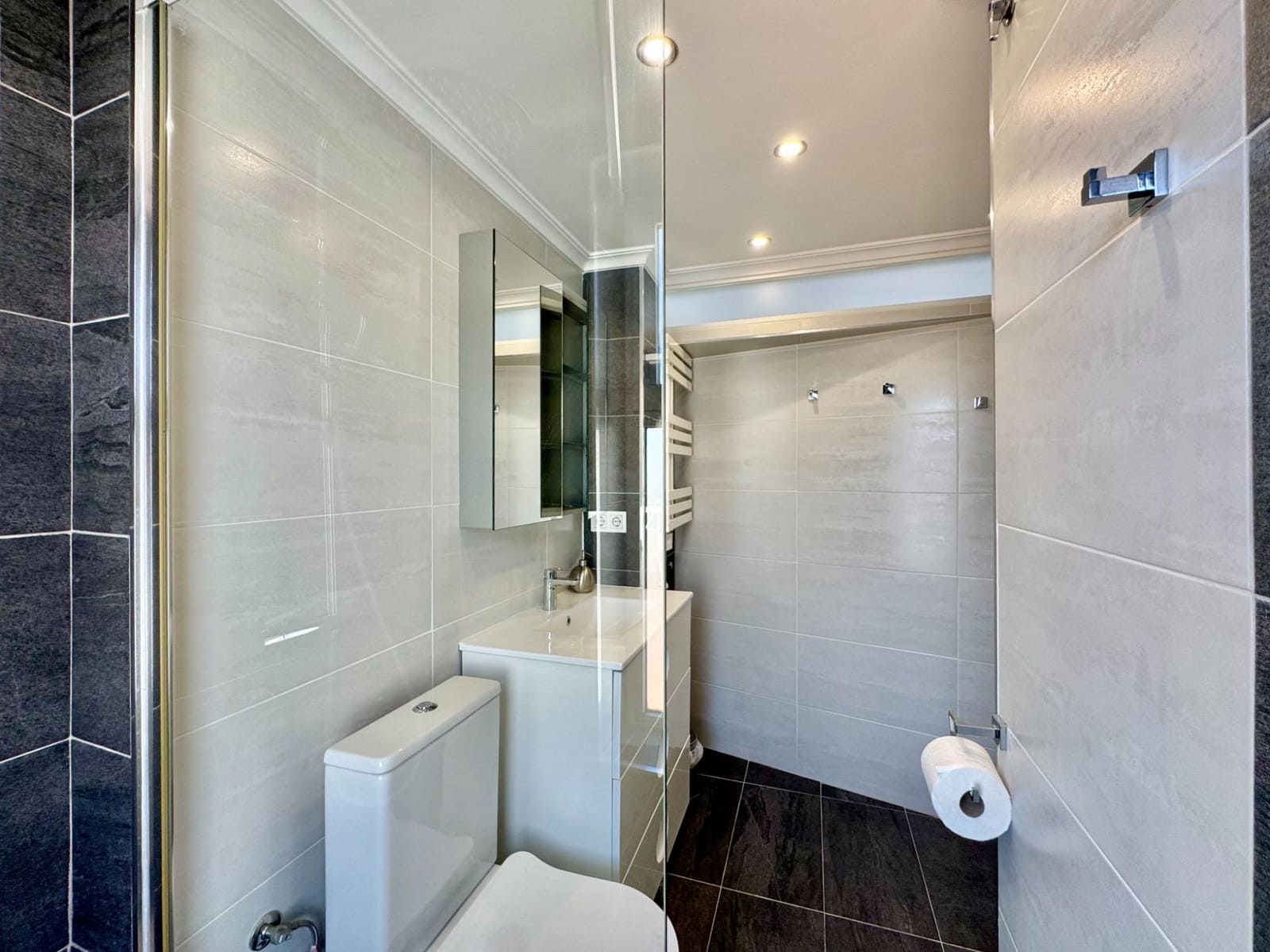 2 soveværelse Lejlighed til salg i Orihuela Costa med swimmingpool - € 229.950 (Ref: 9806670)