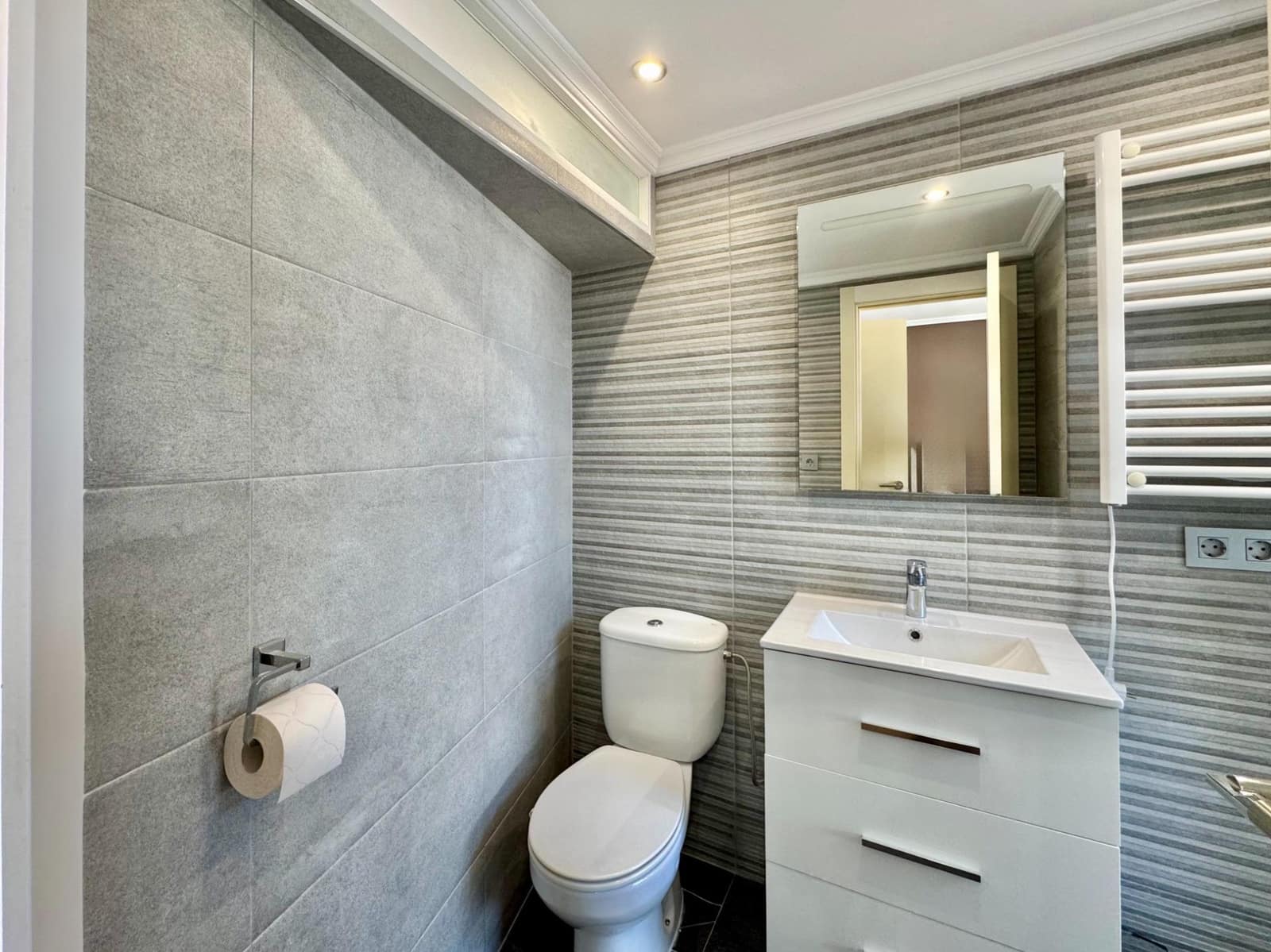 2 soveværelse Lejlighed til salg i Orihuela Costa med swimmingpool - € 229.950 (Ref: 9806670)